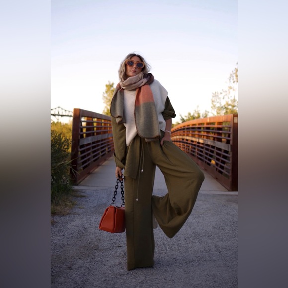 How Do You Wear That Medium Set HDYWT - Picture 3 of 4